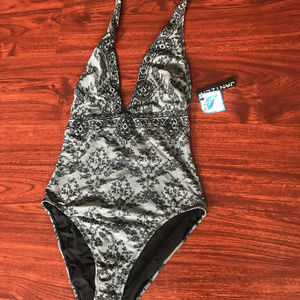 Jantzen Lycra OnePiece Swimsuit Lace Design